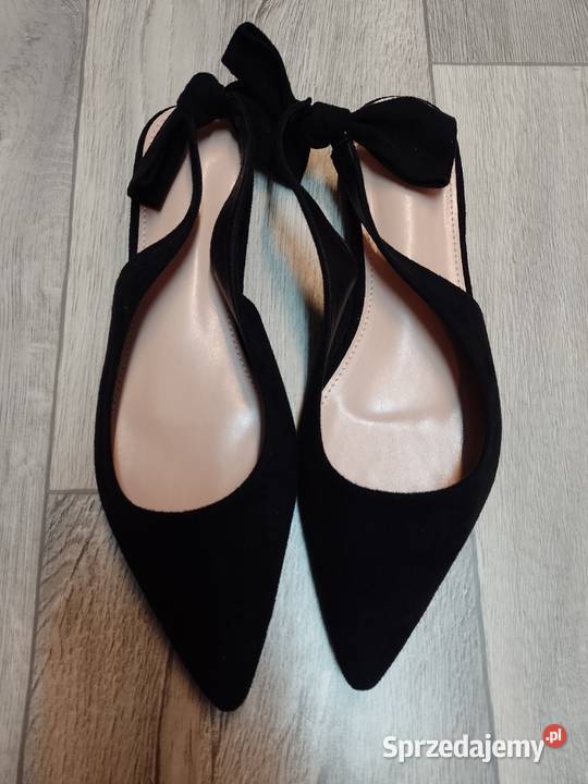 42 Czarne baleriny wieczorowe z odkrytą piętą Kraków