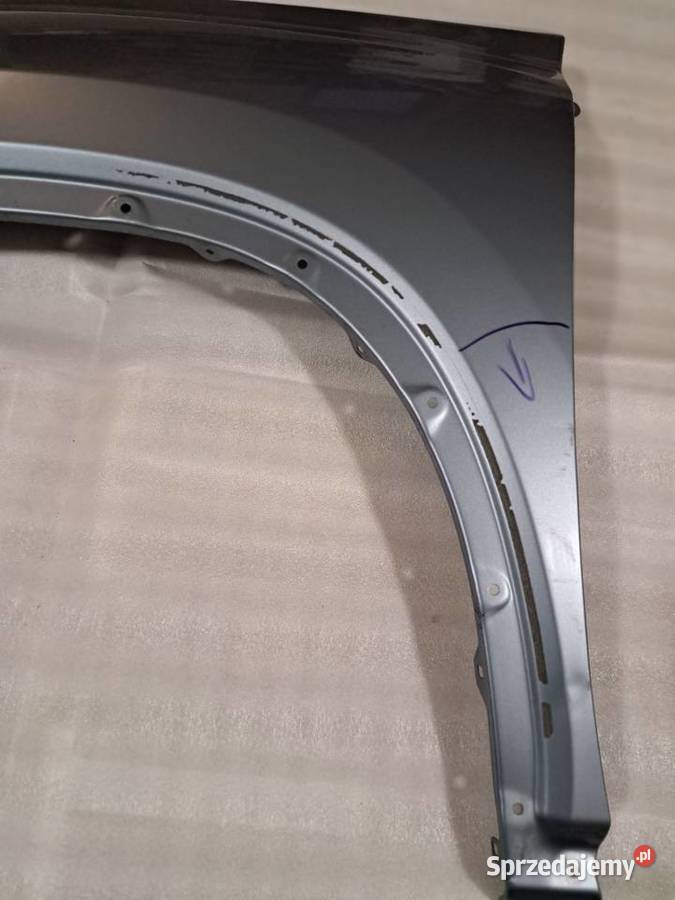 Błotnik lewy Toyota highlander 21 osobowe Białystok