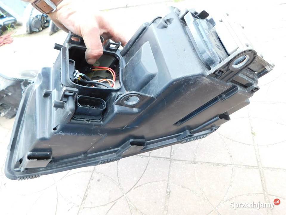 audi A8 D3 lampa prawa WYSYŁKA Żory sprzedam