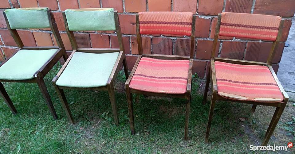Krzesła tapicerowane z okresu PRL-u