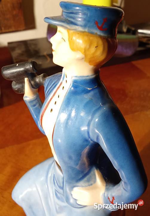 Figurka Damy z lornetką firmy Goebel Resko