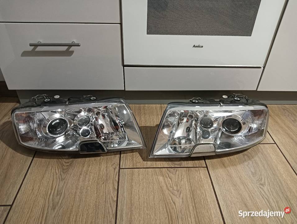 Lampy Skoda Superb kompletne EU Poniec