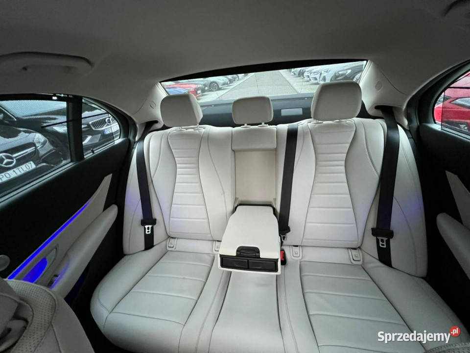 Mercedes E 220 LIFT AMG 4Matic FullLED Skóra regulowane zawieszenie Baranowo