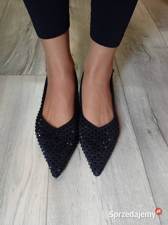 42 Czarne bogato zdobione czółenka wieczorowe z sprzedam
