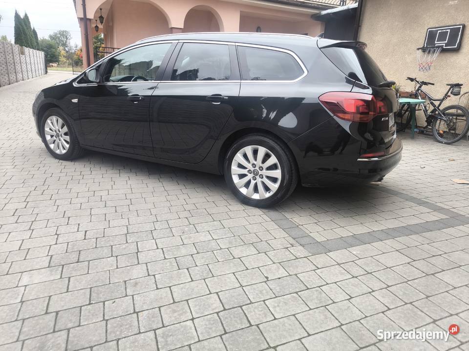 Opel Astra 20 CDTI 165 2014 Kombi Pełna ABS sprzedam
