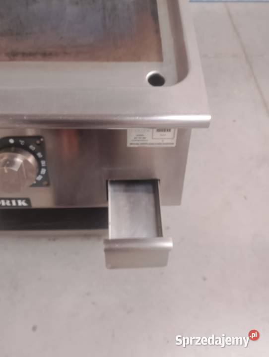 PŁYTA GRILLOWA NA PODSTAWIE JEZDNEJ Z ELEMENTEM