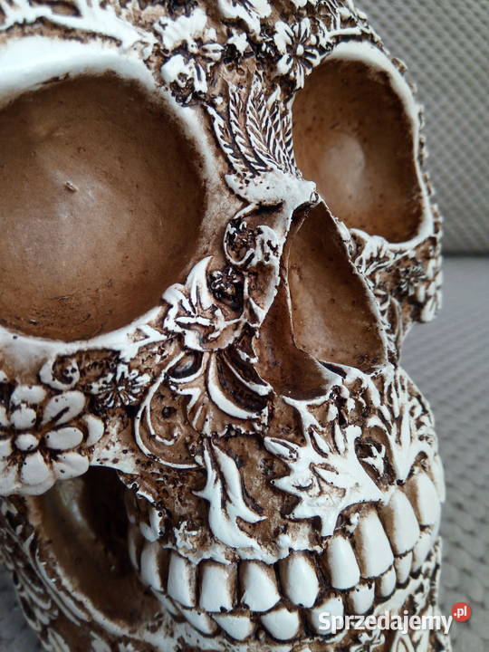 Misternie rzeźbiona duża czaszka motywy kwiatowe Tychy