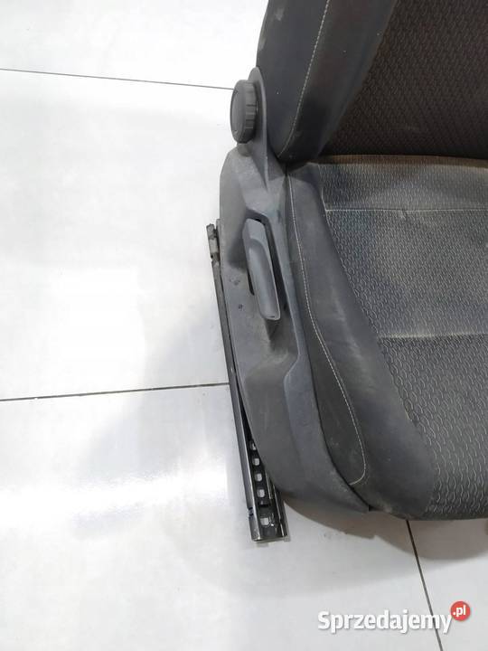 FOTELE PRAWY PRZÓD PASAŻERA 18R VW Volkswagen osobowe