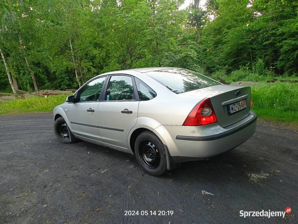 Ford Focus 1.6 benzyna bogata wersja wyposażenia