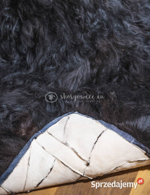 Narzuta ze skóry owczej islandzkiej czarna Szaflary