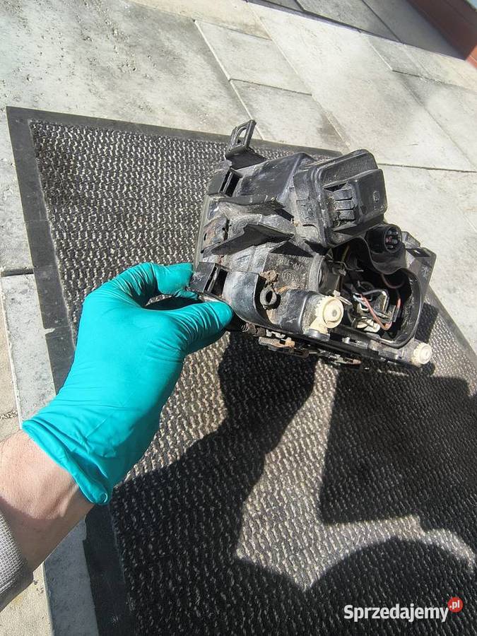 lewy reflektor przedni do Audi A3 8L