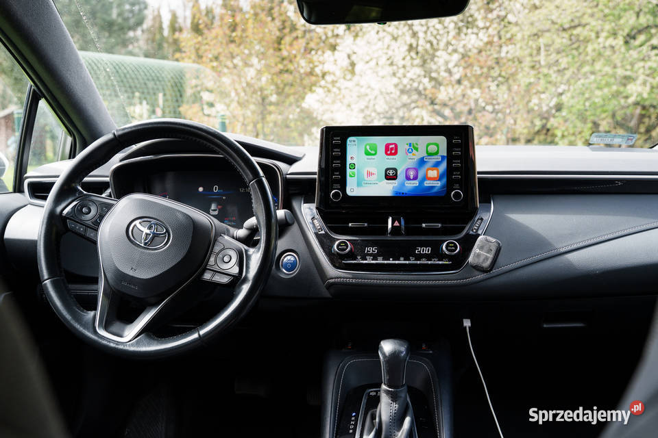 Toyota Corolla 18 TS Hybrid automatyczna Zaścianki sprzedam