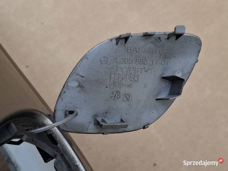 MERCEDES CKLASA W205 LIFT ZAŚLEPKA HAKA ZDERZAKA lubuskie Bieleń sprzedam