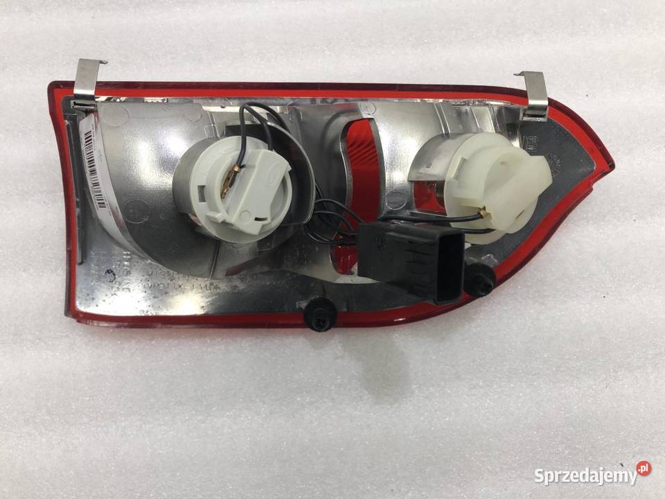 LAMPKA LEWY TYŁ KOMBI OPEL INSIGNIA A 22950969 osobowe Pozostałe sprzedam