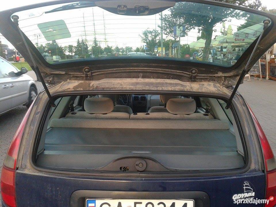 Laguna 18 LPG sekwencja Kombi 2000 stan Laguna Gdynia sprzedam