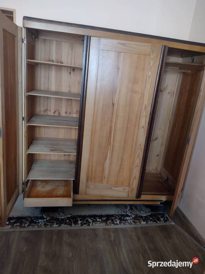 Szafa trzydrzwiowa z drewna sosnowego w stanie 60cm Meble Kielce