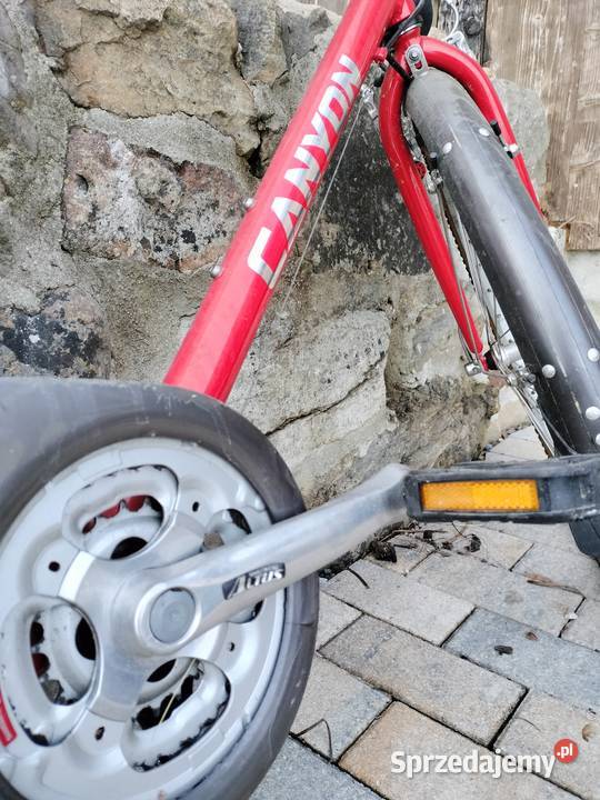 Czerwony stary rower męski Canyon active Urszulin