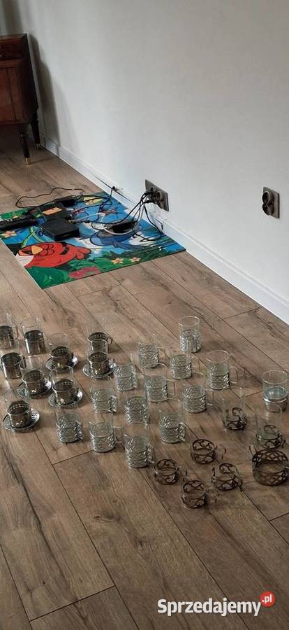 Szklanki z koszykami z czasów PRL Sulejów