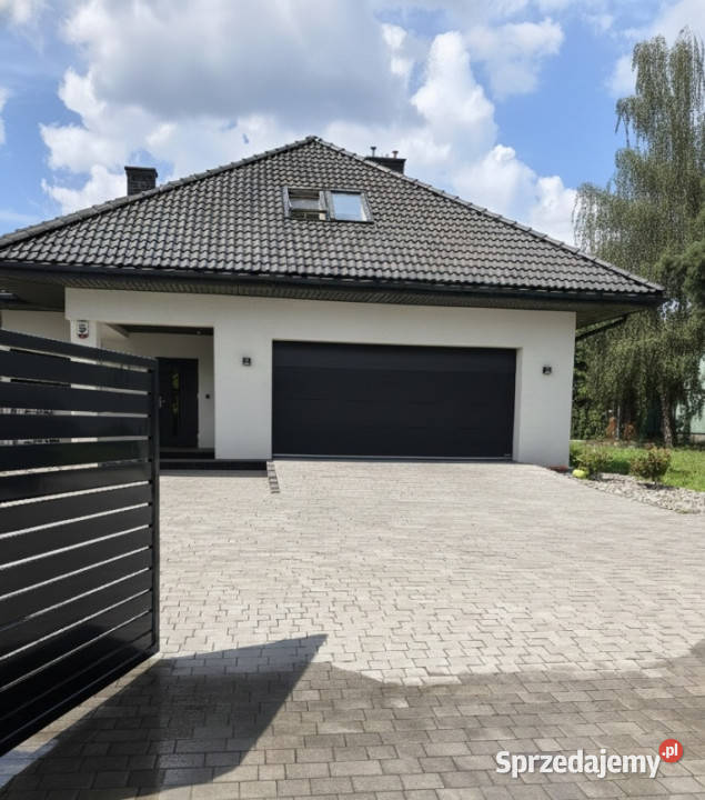 DOM JEDNORODZINNY W BOBROWCU Bobrowiec