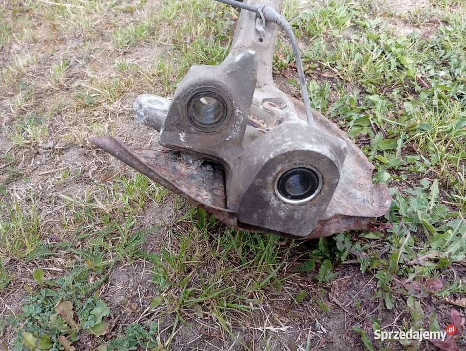 Audi A4 B6 B7 zwrotnica przód 8E0407242B osobowe Iława