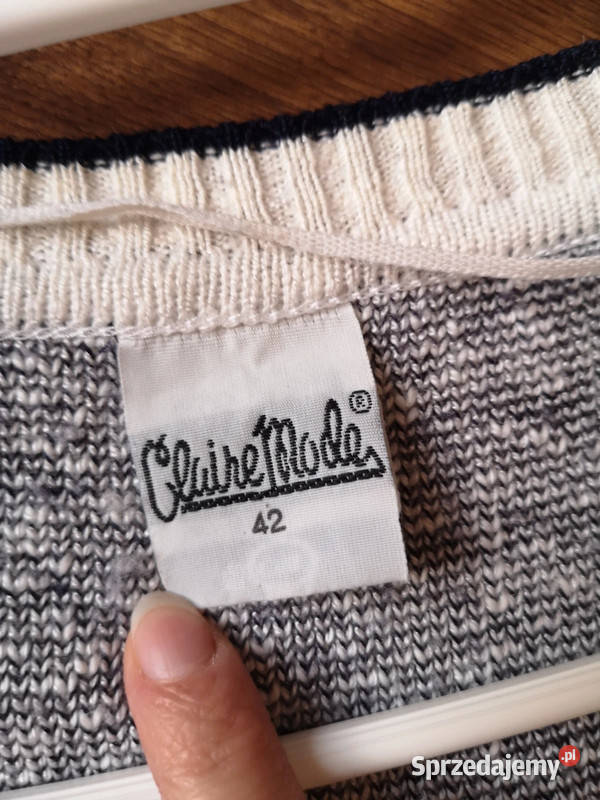 Sweter na guziki Kardigan z kwiatkiem Rozmiar 42(XL) małopolskie Niepołomice