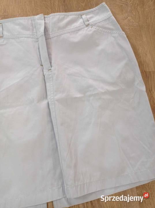 Błękitna spódnica marki Reserved Hajnówka