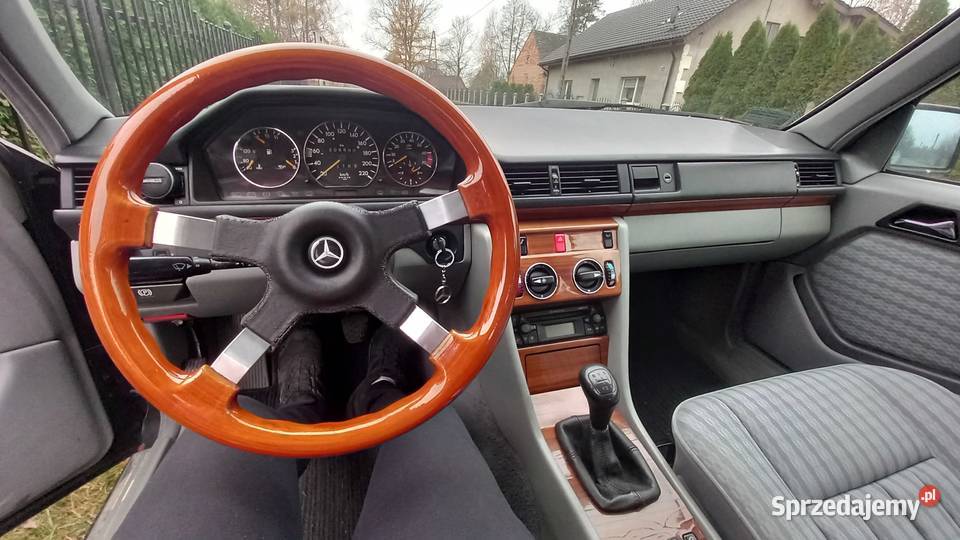Mercedes W124 1992r 230E benzyna sedan 132KM Podłęże Królewskie