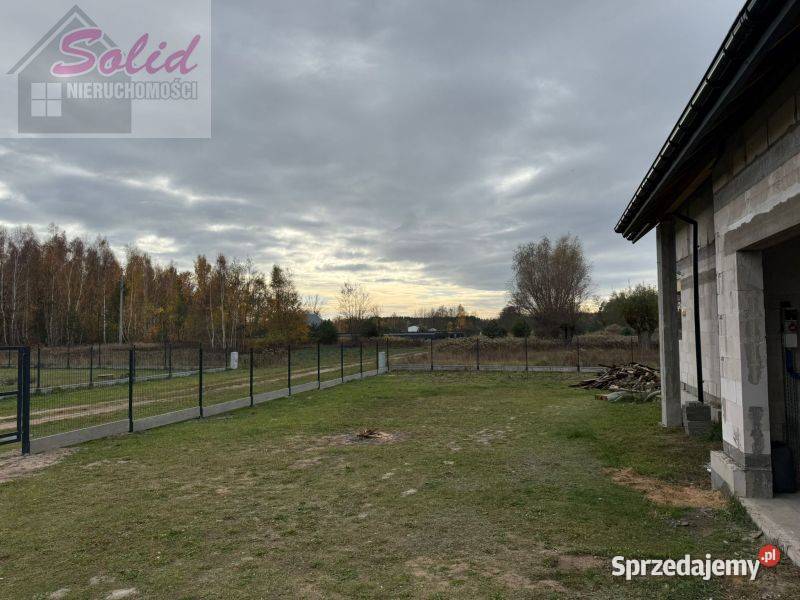 Dom lesie jeziora Koszelówka