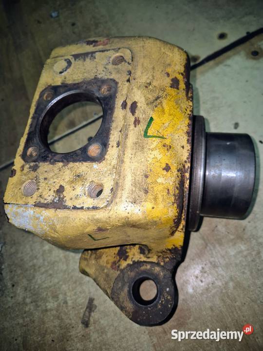 Zwrotnica lewa CAT 428C 432D ZF używana stary Układ napędowy