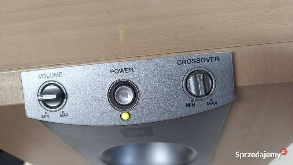 Subwoofer aktywny JBL SUB 138