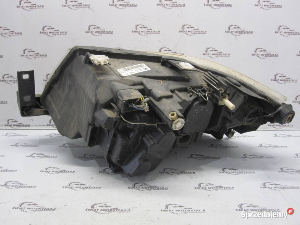 BMW E91 LIFT 11r lampa prawa przód 7202576 osobowe Motoryzacja