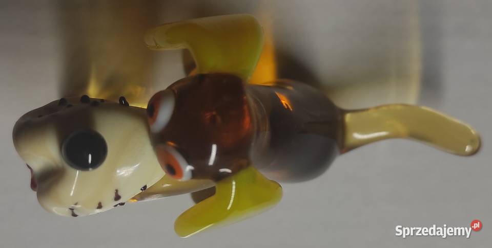 Szklany pies ze szkła kolorowy szkło artystyczne Warszawa