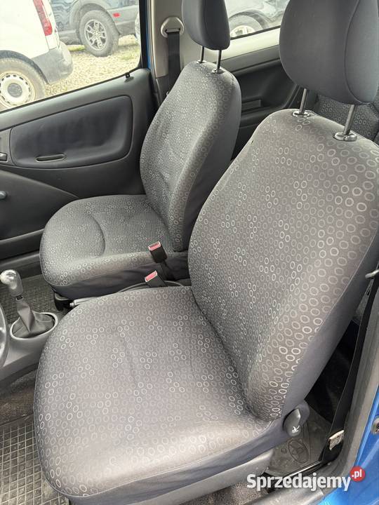 Toyota Yaris Benzyna niebieski Warszawa