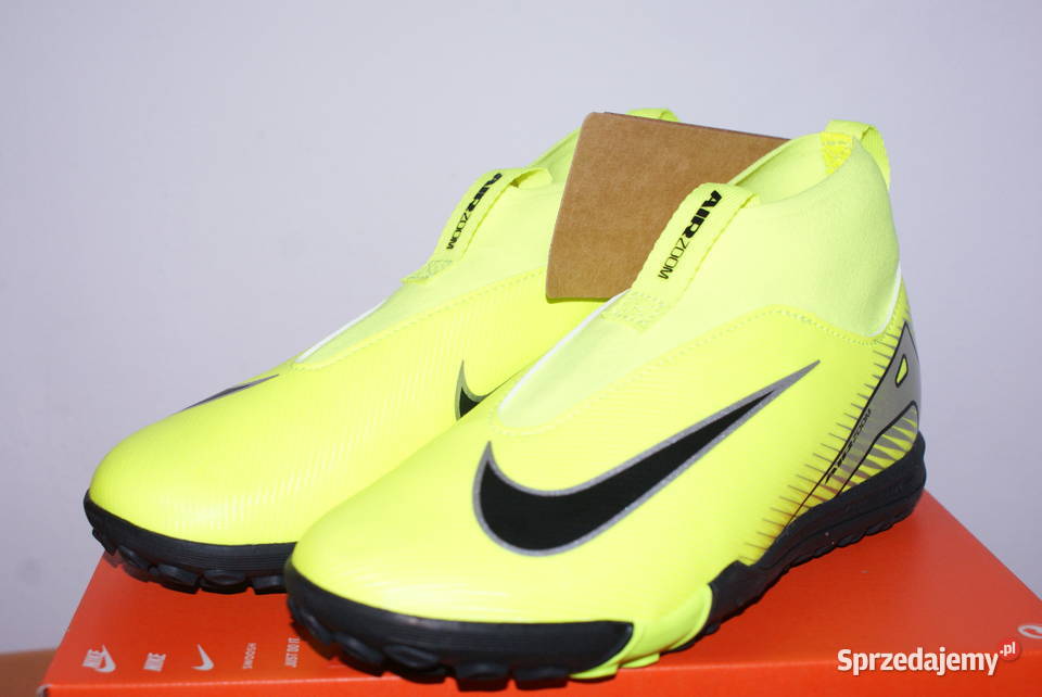 BUTY PIŁKARSKIE NIKE JR ZOOM SUPERFLY 10 ACADEMY Piłka nożna Toruń