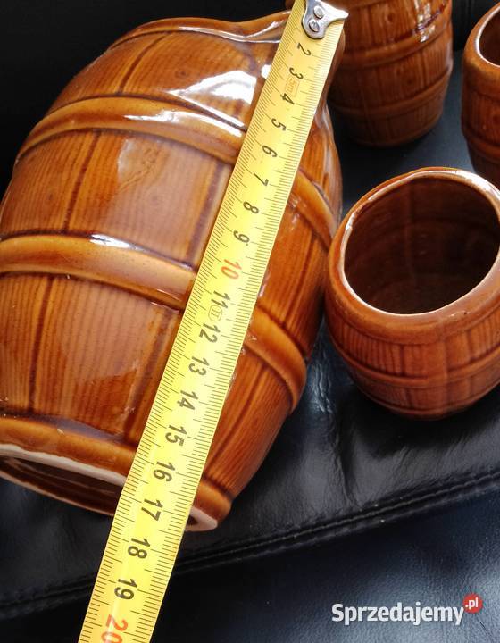 Beczka i 6 małych beczułek