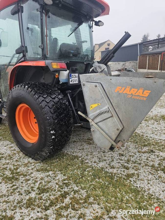 Posypywarka samozaładowcza piasku soli Fjaras Sosnowa