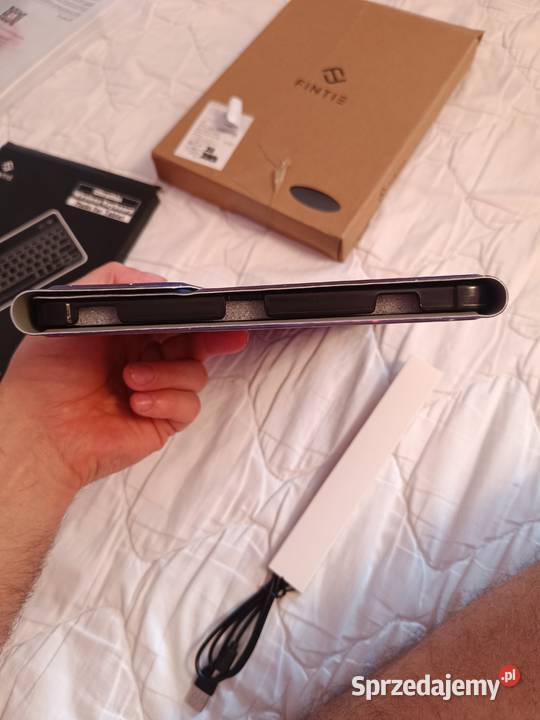 Nowe etui plus klawiatura FINTIE Galaxy TAB Radomsko