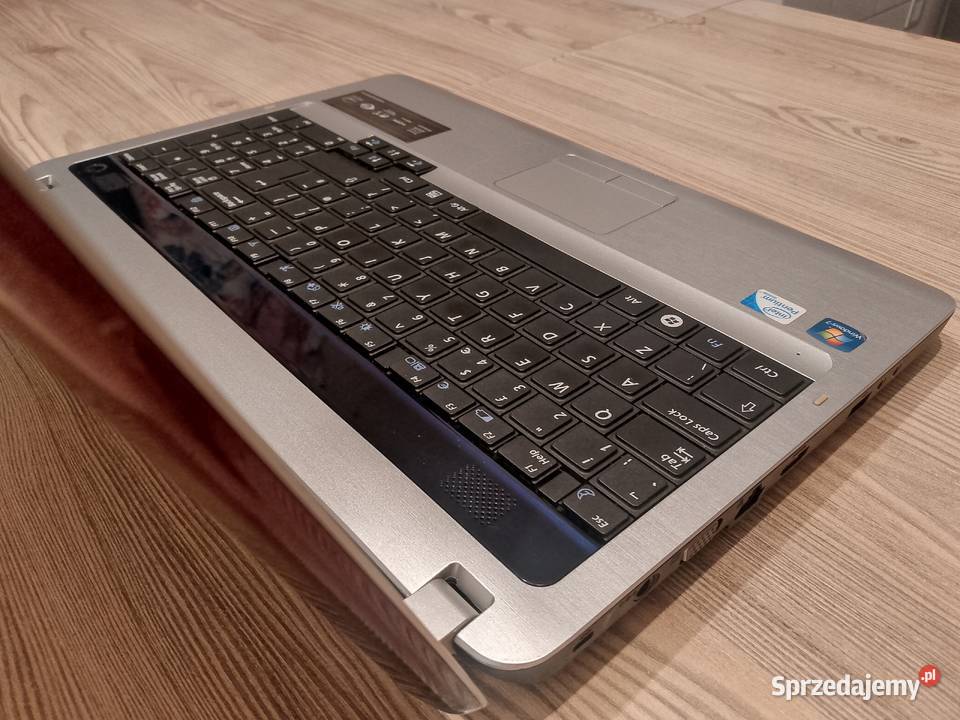 Laptop Samsung NPR530 156