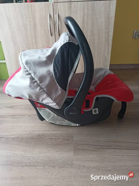 Fotelik samochodowy 0 Cmolas sprzedam