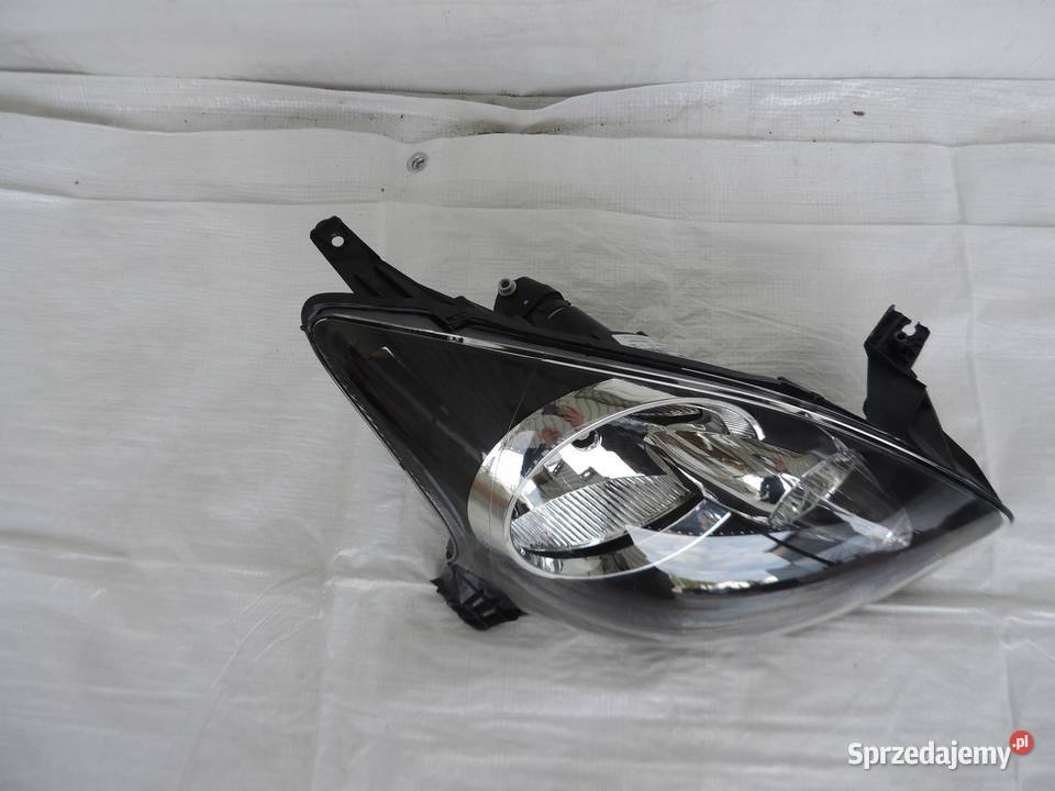 Toyota Aygo I 0514 lampa prawa przód Europa