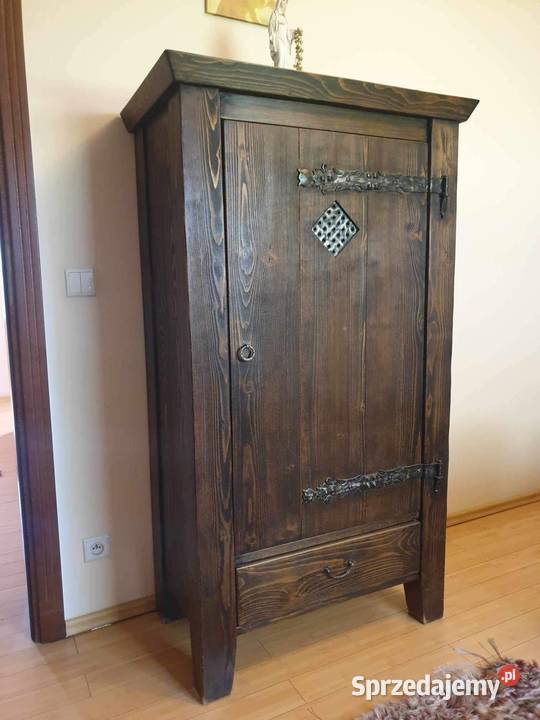 Naturalne oryginalne meble z metalowymi okuciami pomorskie Bolszewo