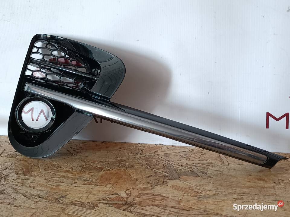 KIA XCEED 19 KRATKA RAMKA HALOGENU PRAWY PRZÓD Pleszew sprzedam