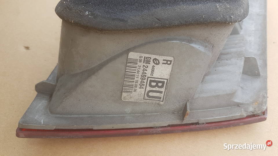 lampa tył tylna prawa w klapie opel vectra c Brzeziny
