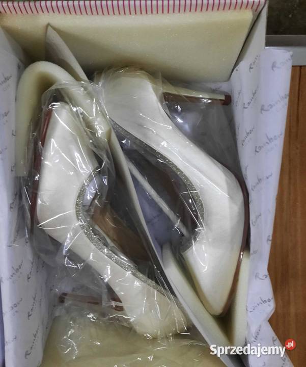 Palety z obuwiem ślubnym 600 par dolnośląskie sprzedam