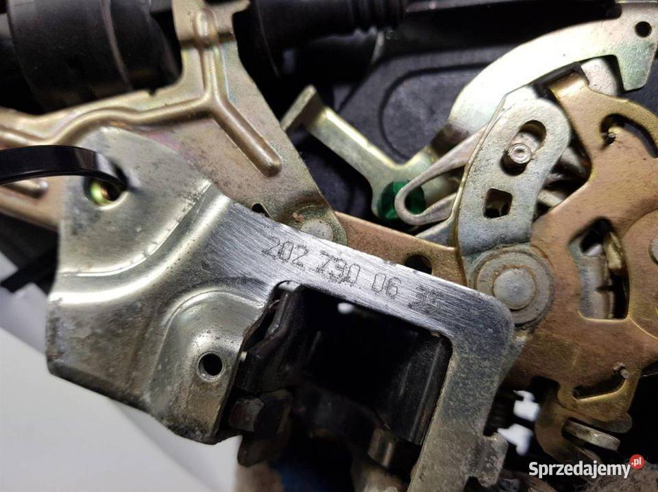 ZAMEK DRZWI PT 2027300635 MERCEDES BENZ E 220