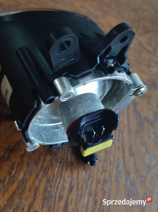 lampa reflektor światło przeciwmgielna audi A4 sprzedam