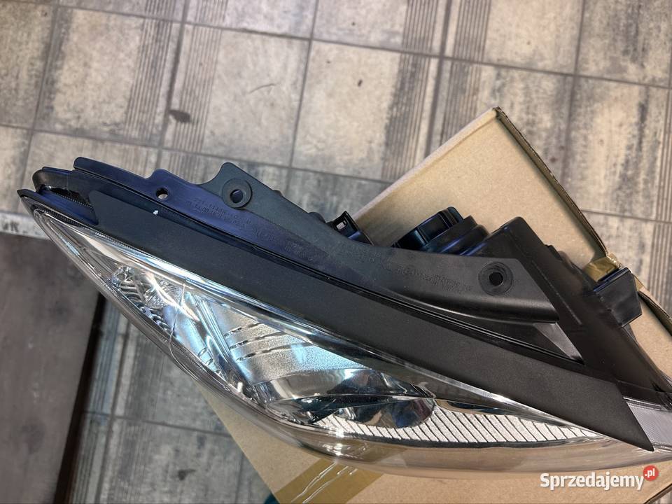 Reflektor Hyundai i30 prawy 2211146rldem Bielsk Podlaski