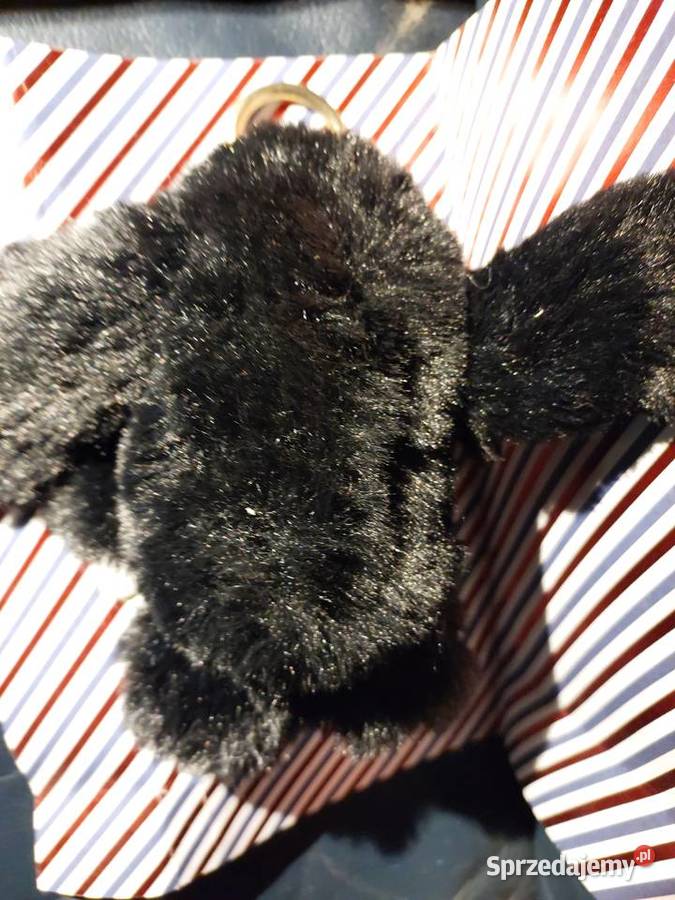 Króliczek futrzany czarny brelok Nowy Wrocław