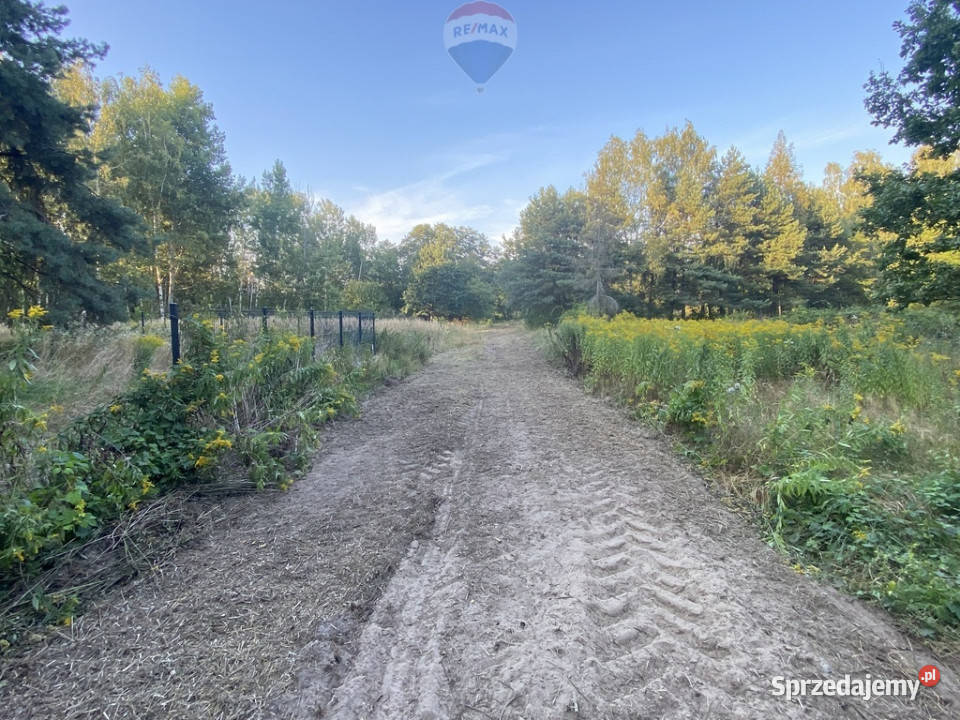 Działka w spokojnej okolicy Książenice
