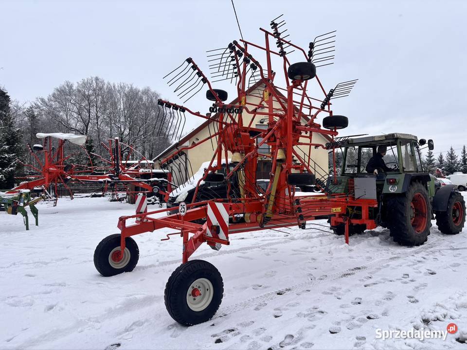 Zgrabiarka 2 karuzelowa Kuhn GA 7301 do środka Myszyniec